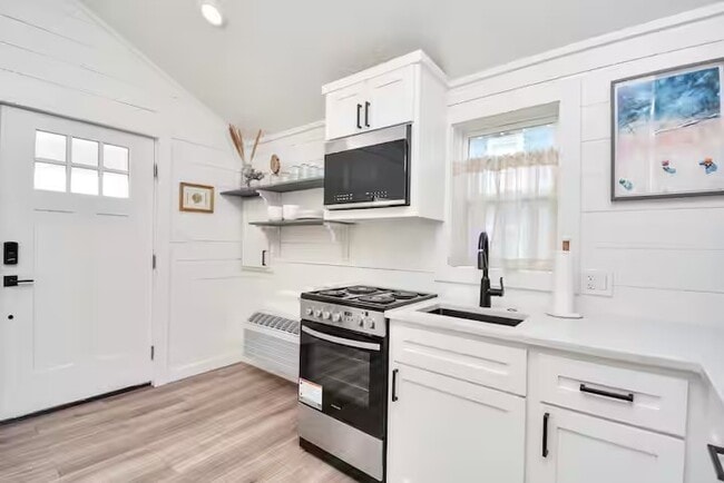 Photo - 5324 Avenue L