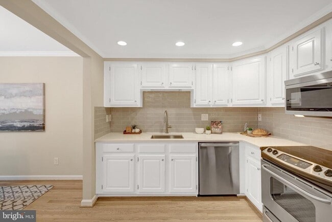 Photo - 7019 Alicent Pl