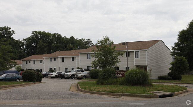Pocoshock Ridge Apartments - Pocoshock Ridge Apartments