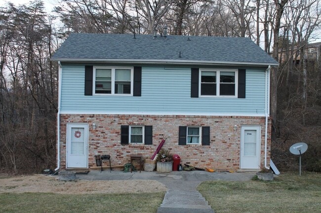 Building Photo - Elbert Drive 1734/36 Unit 1734