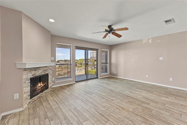 Photo - 271 Henry Chandler Dr