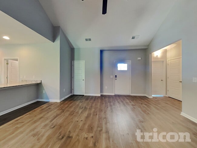 Photo - 831 Ellyson Dr