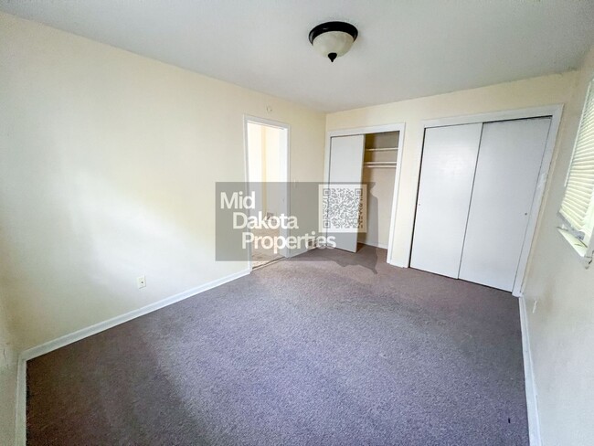 Photo - 605 W 10th-4 Bedroom House with Garage