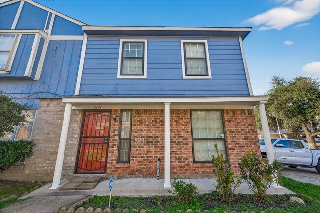 Building Photo - 13424 Castilian Dr