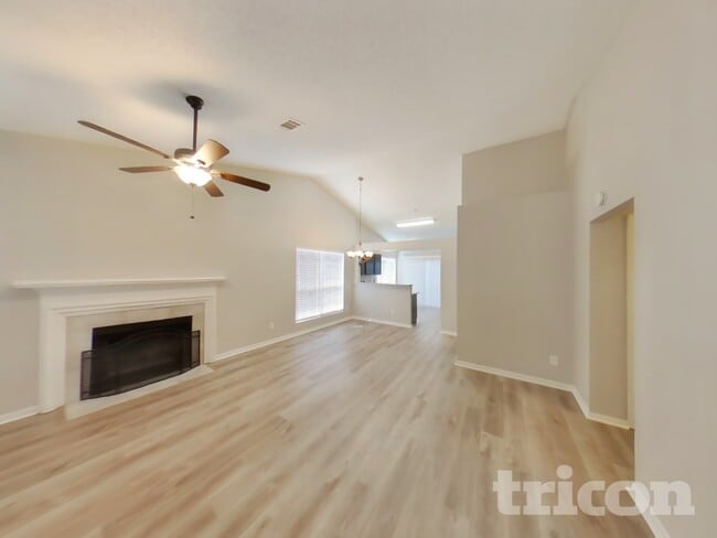 Photo - 5522 Silver Maple Dr