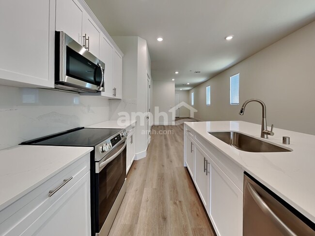 Photo - 525 Silverbell Falls Pl
