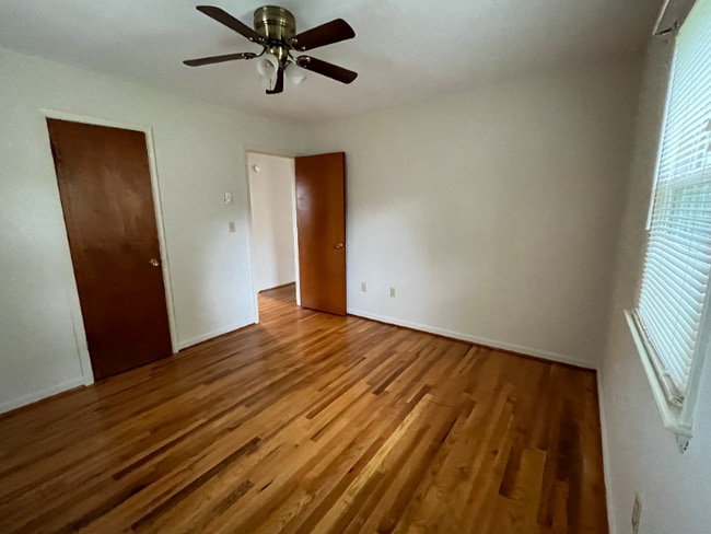 Photo - 437 Betsy Bell Rd Unidad C 4