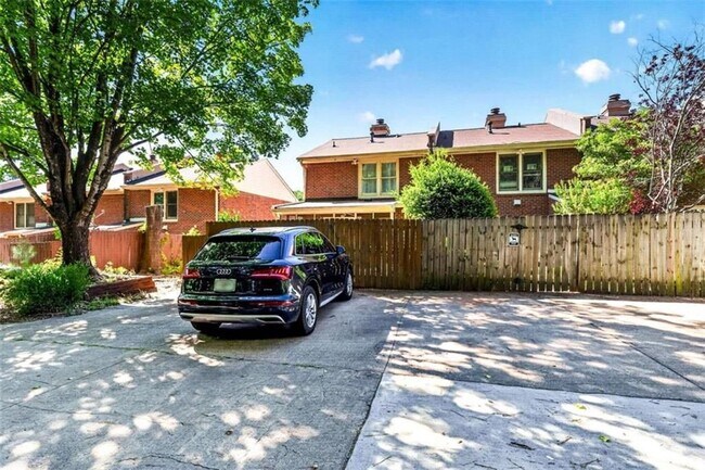 Photo - 6117 Queen Anne Ct
