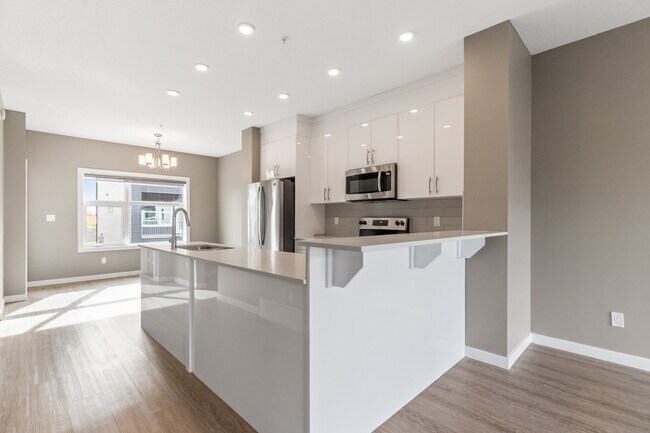 Photo - 1631 Hammond Cres NW Unit 15