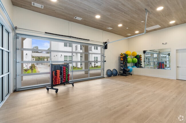 estudio de yoga - Oak Grove at Blake Farm