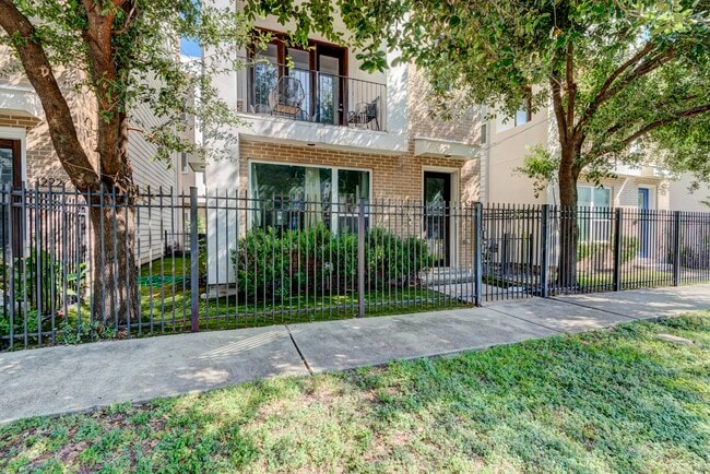Photo - 1220 Summer St
