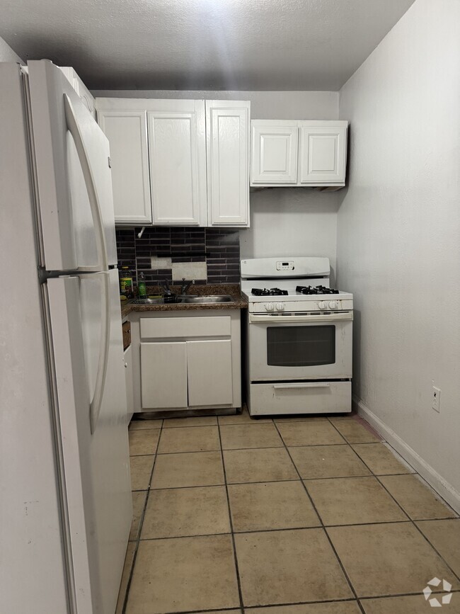 Building Photo - 1817 Eureka St Rental