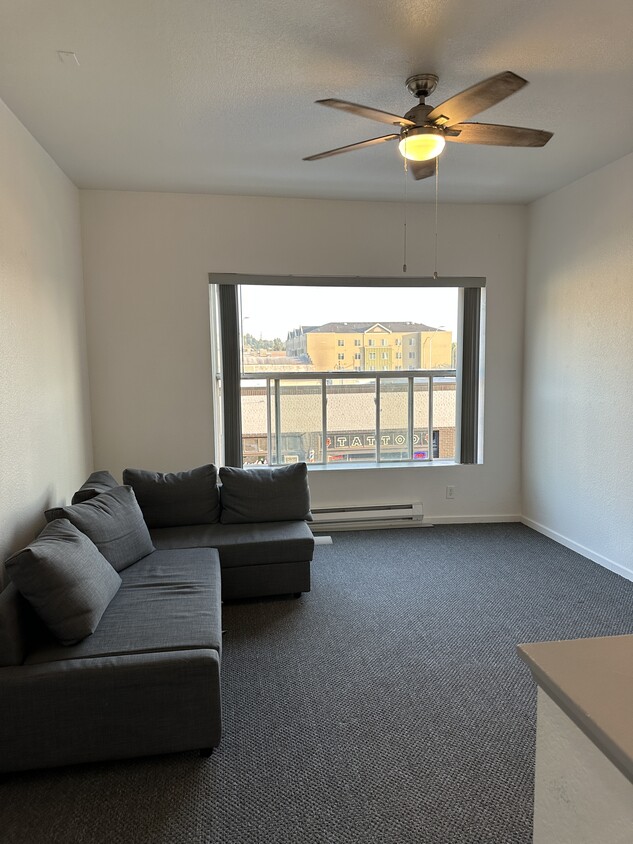 Photo - 922 S 3rd St (Renton, WA)