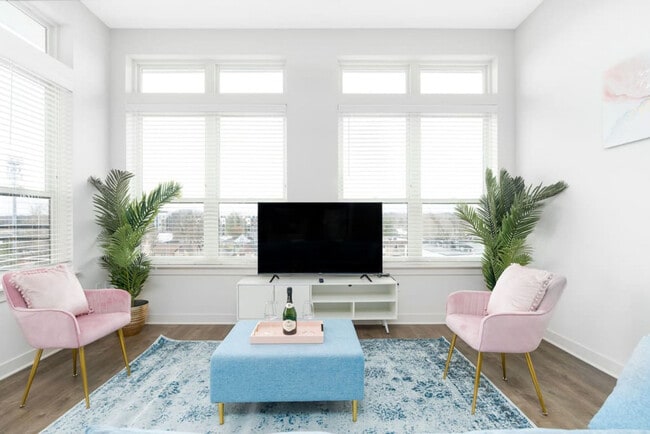 Photo - 965 E 64th St Unidad ID1228583P