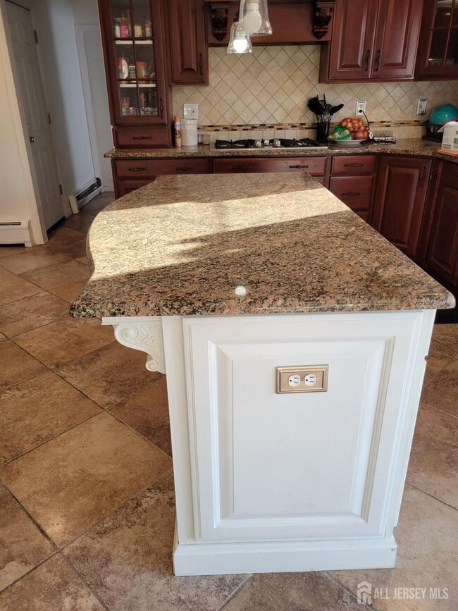 Photo - 2 Groendyke Cir