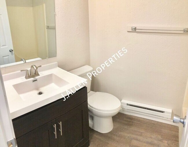 Photo - 1805 Parker Cir Unit B