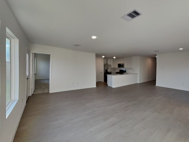 Photo - 417 Texas Pecan Dr