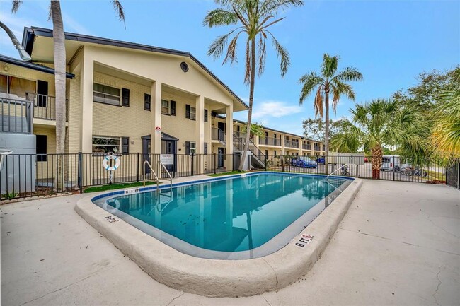 Photo - 2 N Fernwood Ave Unidad 16 Rental