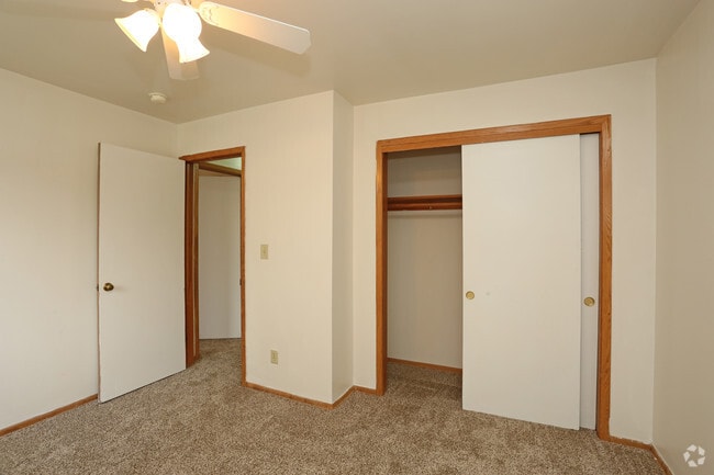 2BR, 1BA - Brook Lane Apartments
