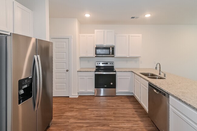 Photo - 516 The Heights Ln