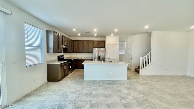 Photo - 8736 Victoria Pk St