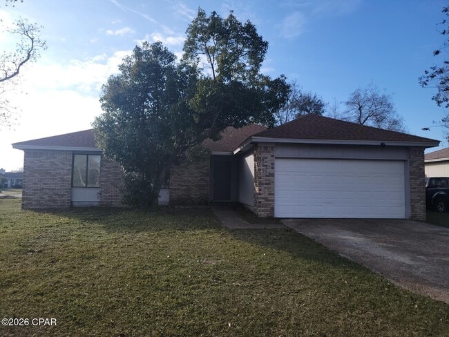 Building Photo - 3727 Greentree Pl