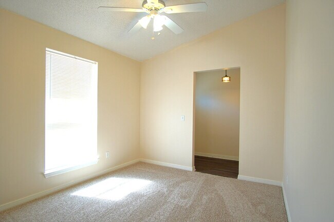 Photo - Spacious 3BR/2BA Brick Home in Woodridge Manor – Quiet Cul-de-Sac, Updated Kitchen & Great Room w...