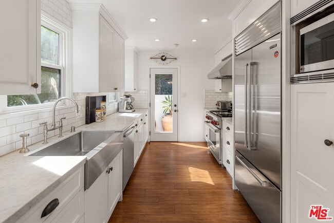 Photo - 1417 Queens Rd