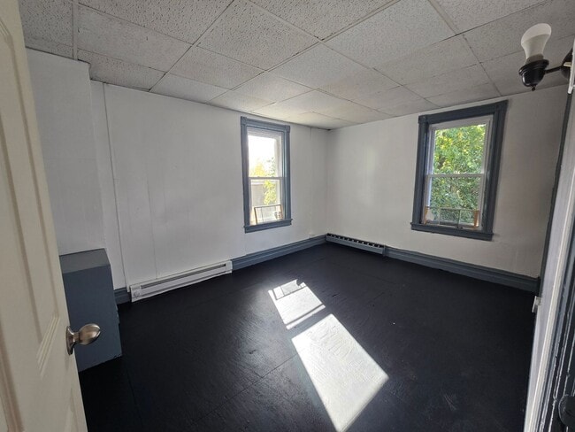 Photo - 426 Limestone St