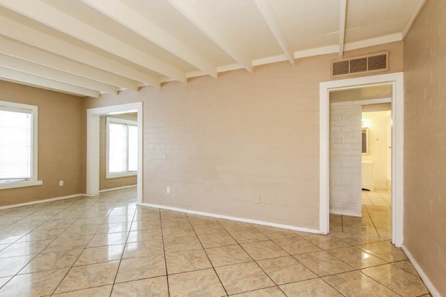 Photo - 1043 E Indianola Ave