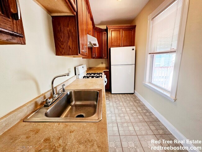 Photo - 243 Callender St Unit 2