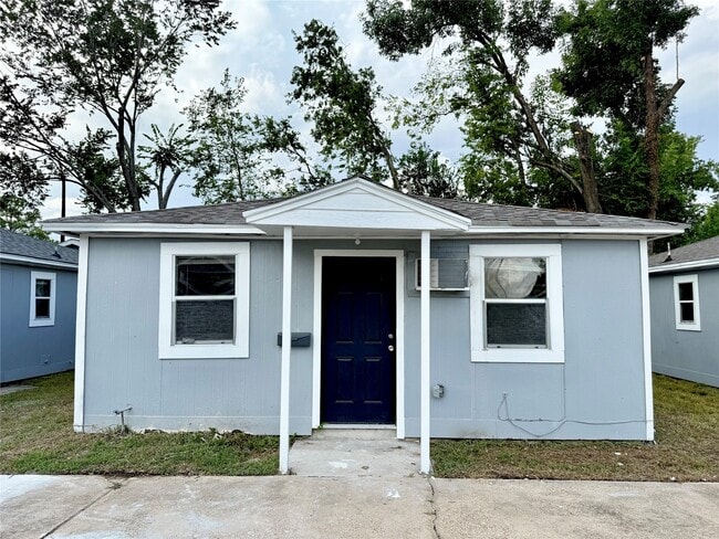 Building Photo - 3914 Hoffman St Rental