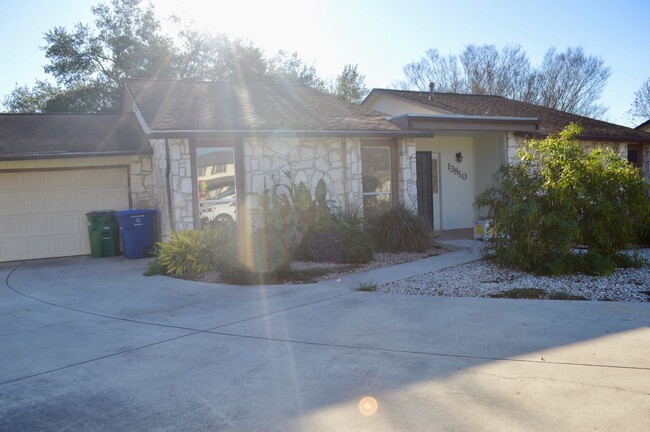 Charming 3 bed 2 bath in Northern Hills - Charming 3 bed 2 bath in Northern Hills Casa