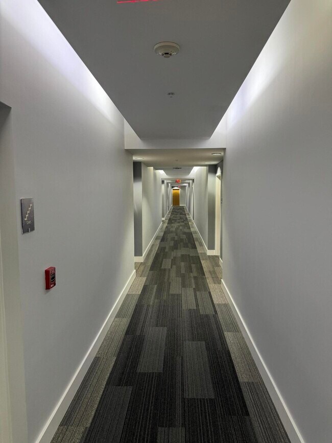 Photo - 300 S Australian Ave Unidad 801