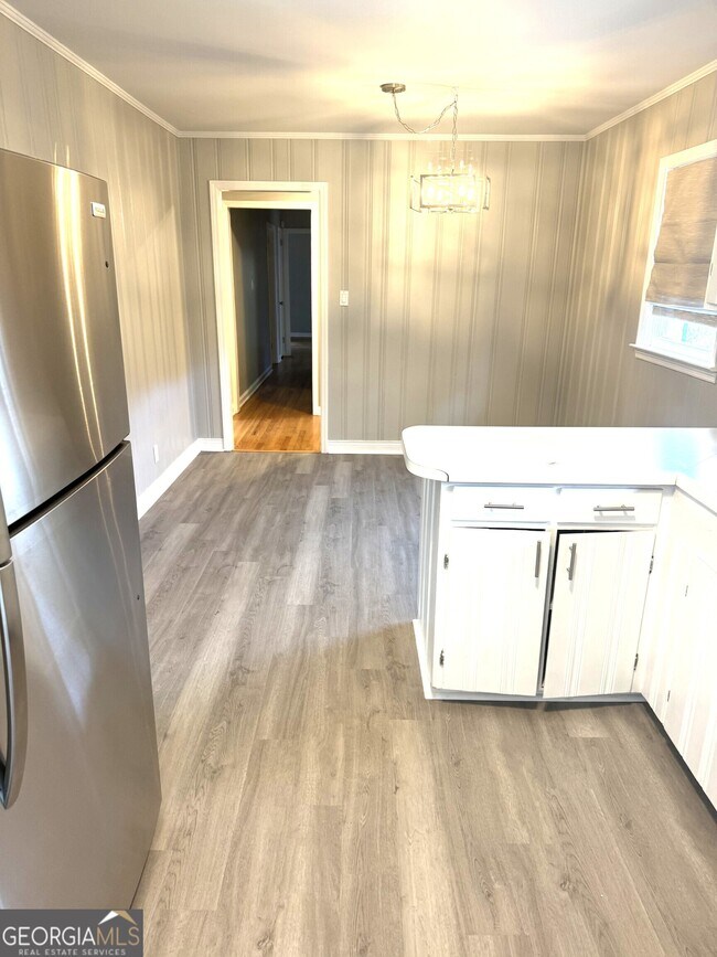 Photo - 819 Ellenwood Cir