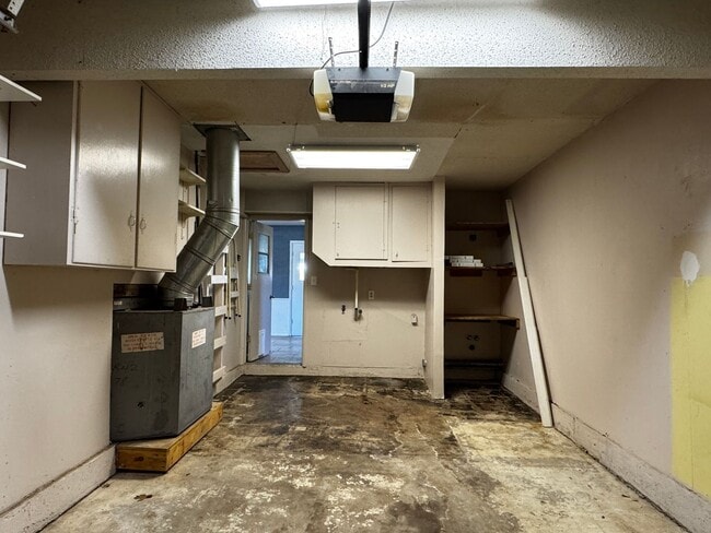 Photo - 3028 NE Pioneer Blvd