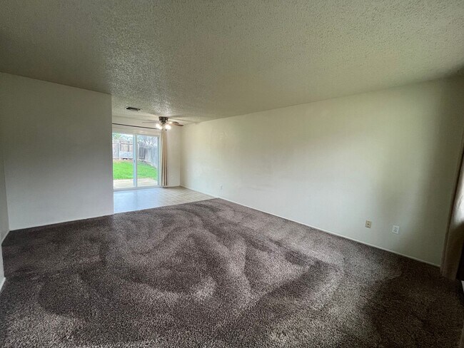 Photo - Cozy 3bed 2 bath in Rosemont area!