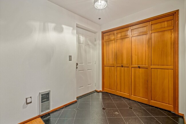 Photo - Large 2 Bedroom in Queen Anne * Utilities/ Parking Included*