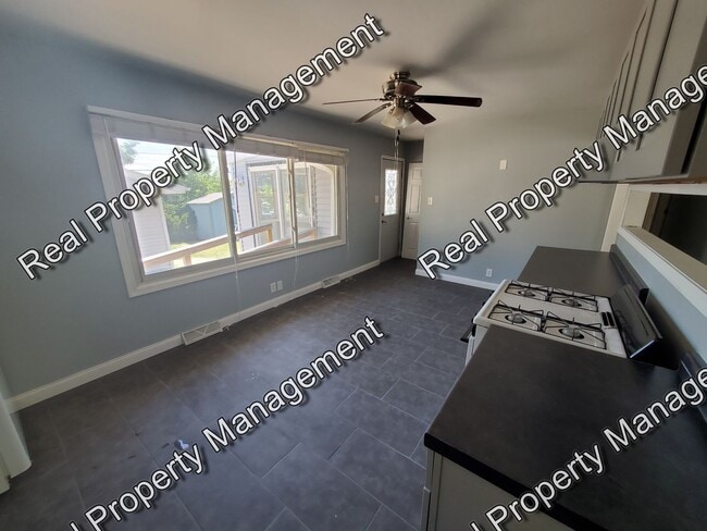 Photo - 125 Crestview Ln