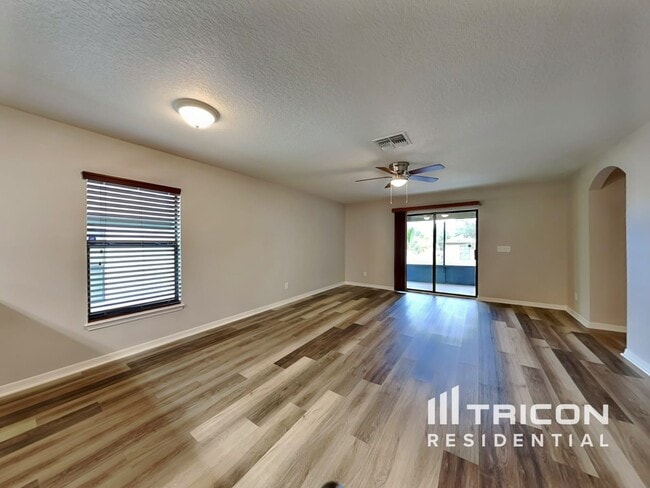 Photo - 591 Swallowtail Dr