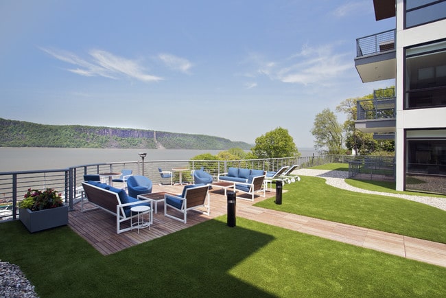 La terraza Sunset Deck en 1177 en Greystone Luxury Rentals