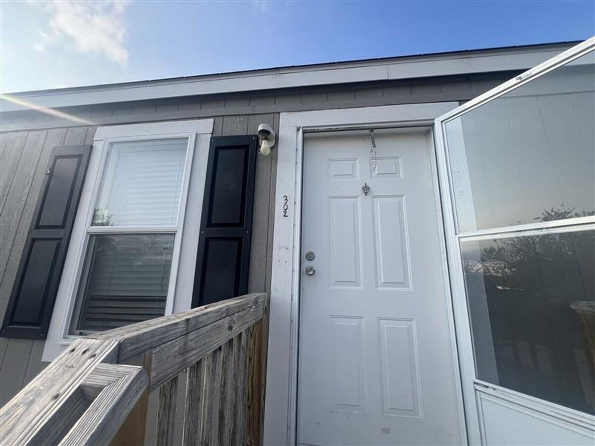 Photo - 215 Greenfield Rd