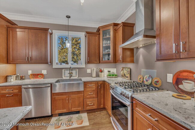 Photo - 612 Lake Ave