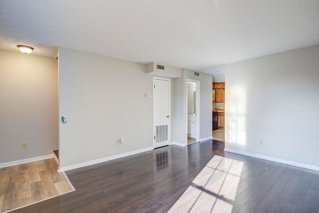 5021 Emerald Dr Unit 03