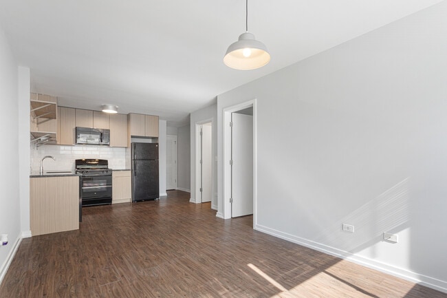 Photo - 6134 N Kenmore Ave