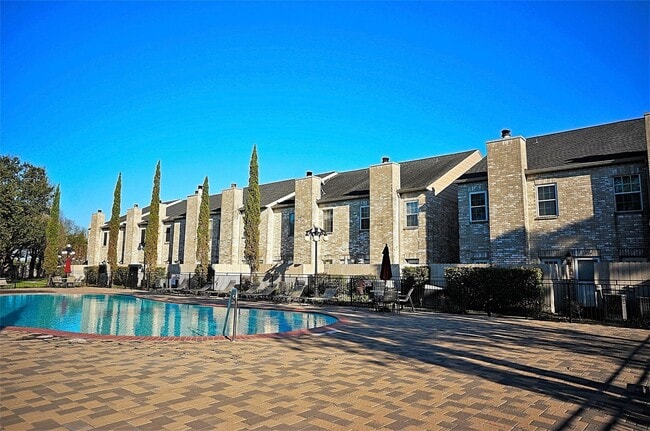 Building Photo - 3000 Holly Hall St Unit 3000