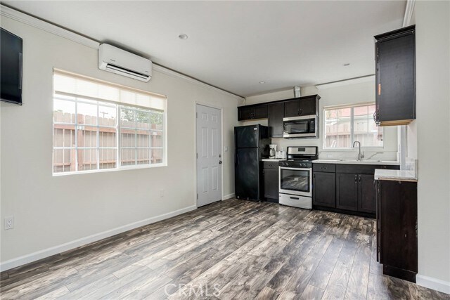 Photo - 19308 Calvert St