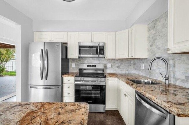 Photo - 1740 NE 64th St