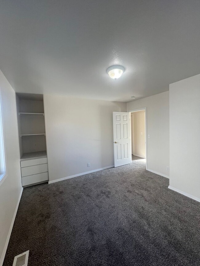 Photo - 3 bedroom 2 bath in a beautiful, spacious Meridian Neighborhood!