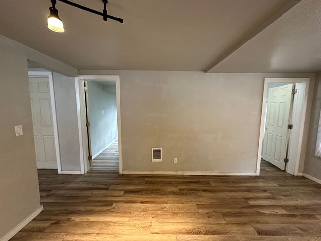 Photo - 1010 E 8th St Unidad 2